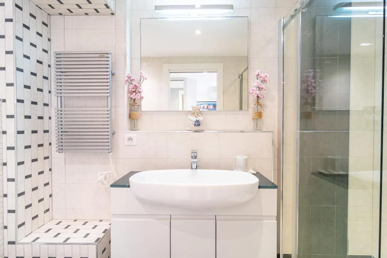 Apartment Cannes Rue D'Antibes Premium 2 Bdr 2 Baths Exclusive Olam Properties France